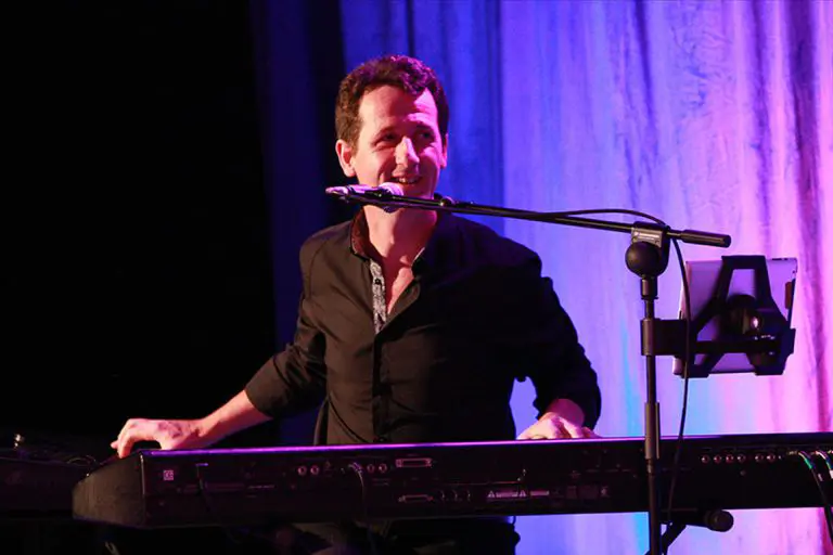 Benny Hayes on the keyboard.